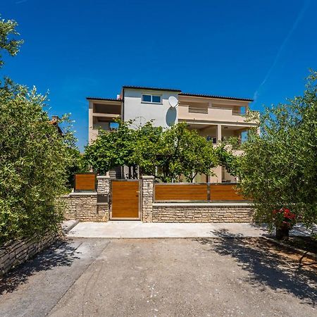 Apartmani Mirela Banjole Exterior photo