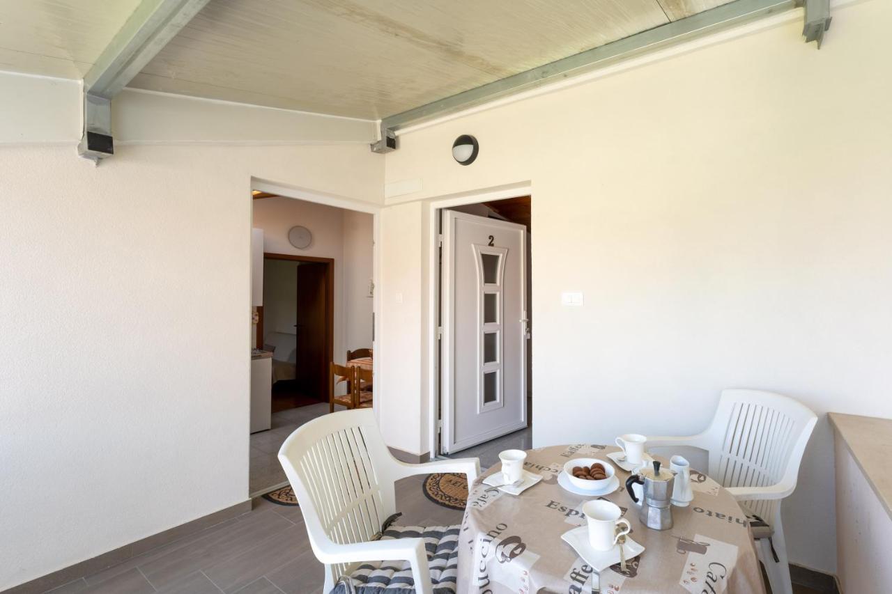 Apartmani Mirela Banjole Exterior photo