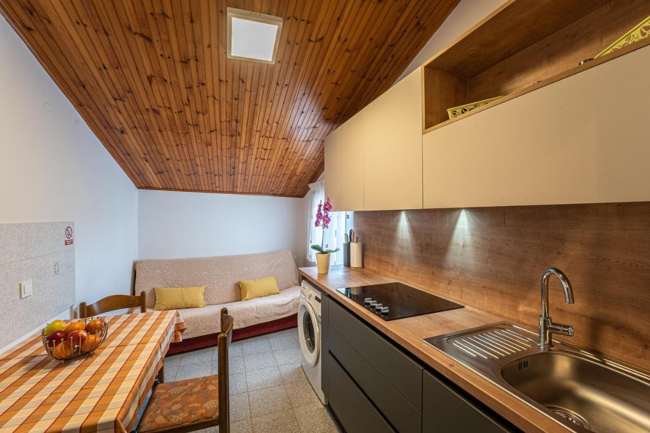 Apartmani Mirela Banjole Exterior photo