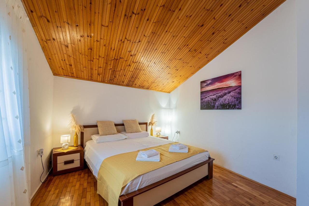 Apartmani Mirela Banjole Exterior photo