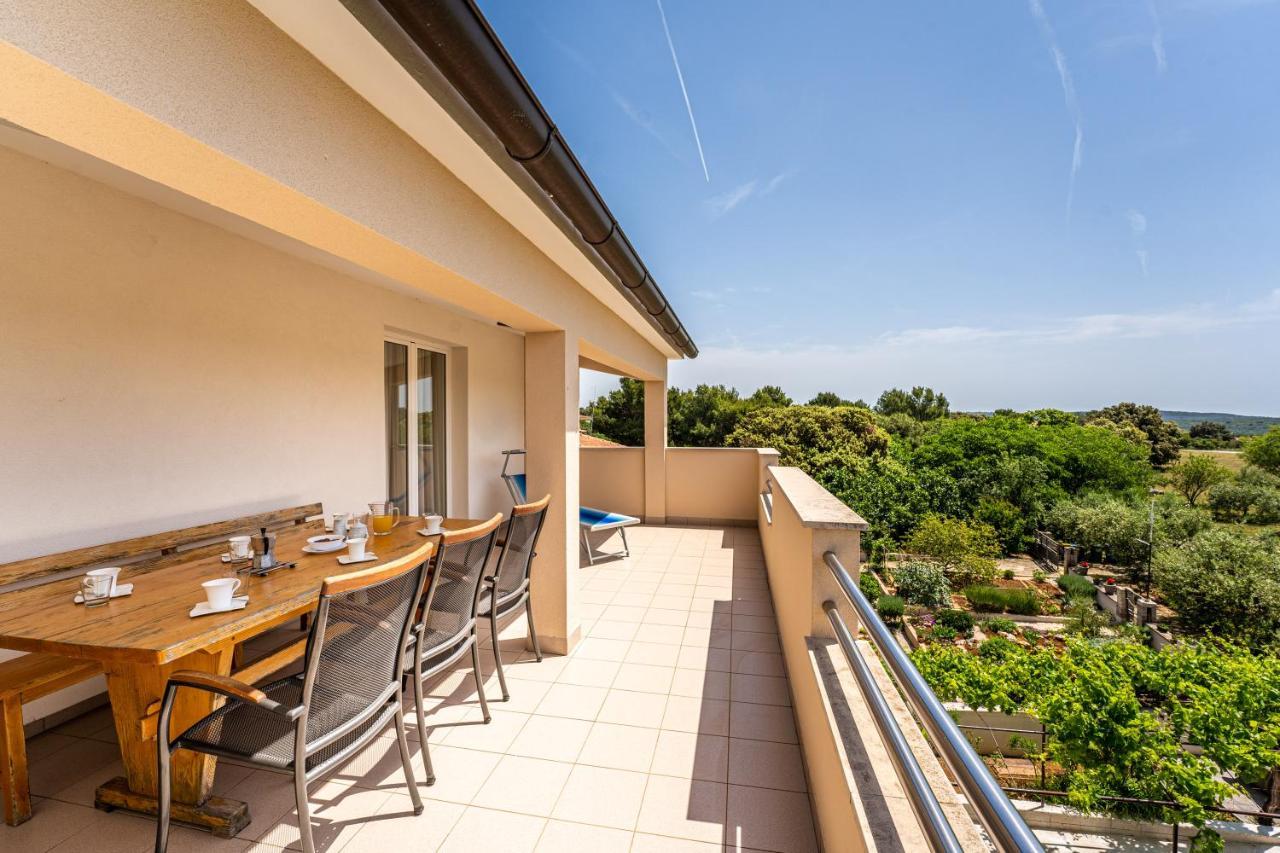 Apartmani Mirela Banjole Exterior photo
