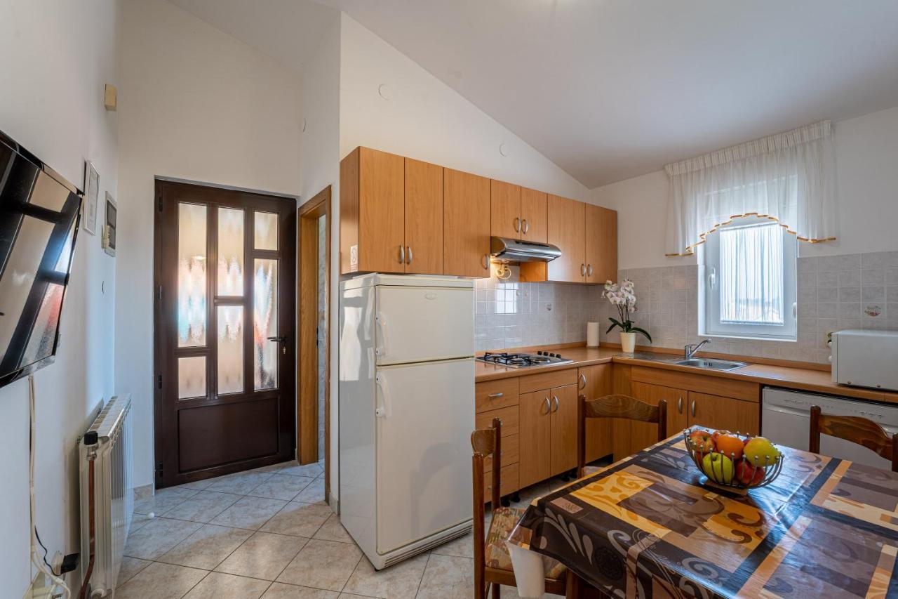 Apartmani Mirela Banjole Exterior photo