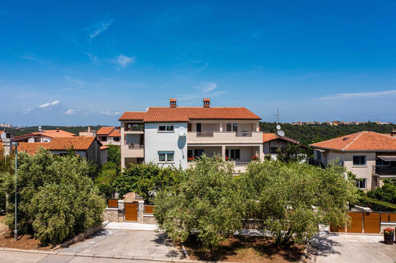 Apartmani Mirela Banjole Exterior photo
